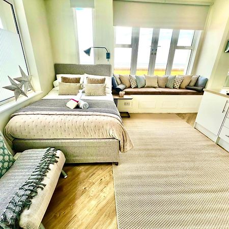 Beachfront Compact Coastal Crib, Direct Sea Views & Air Conditioning Littlestone-on-Sea Exterior foto