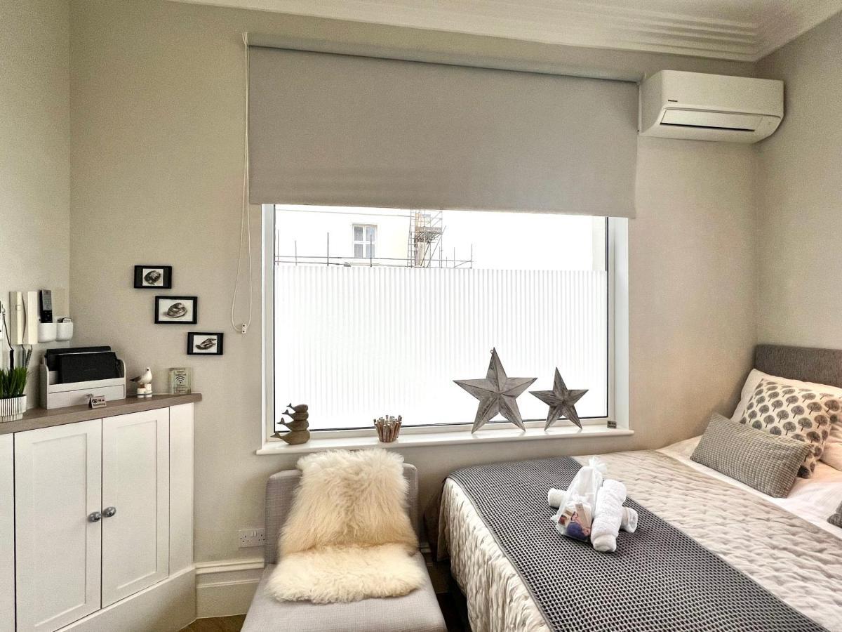 Beachfront Compact Coastal Crib, Direct Sea Views & Air Conditioning Littlestone-on-Sea Exterior foto